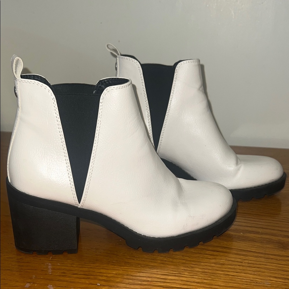 Women's White Ankle Boots size 6.5